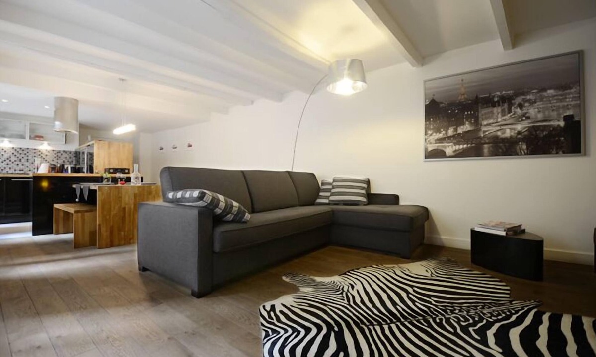Paris City Center Apartment | Ecrin à Bijoux - Central and Charming apartment with A/C in historical property