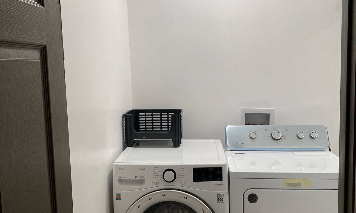 Ogontz Campus Apartment | Einstein Hospital, Naval base in the NE, Near Tacony Bridge