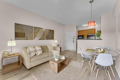 Florida Center Apartment | Elegant 1BR Suite near Universal