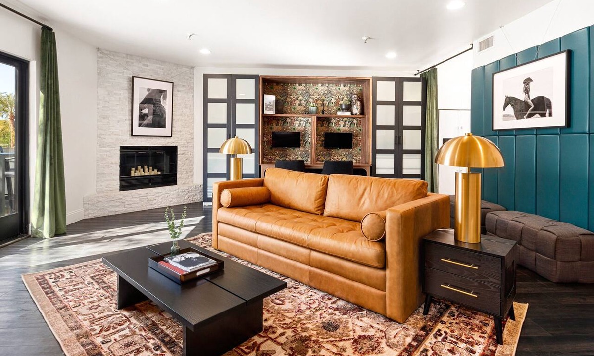 Brown and Stetson Business Condo | Elegant 3BR Retreat | Walk to Old Town Bars | Free Parking