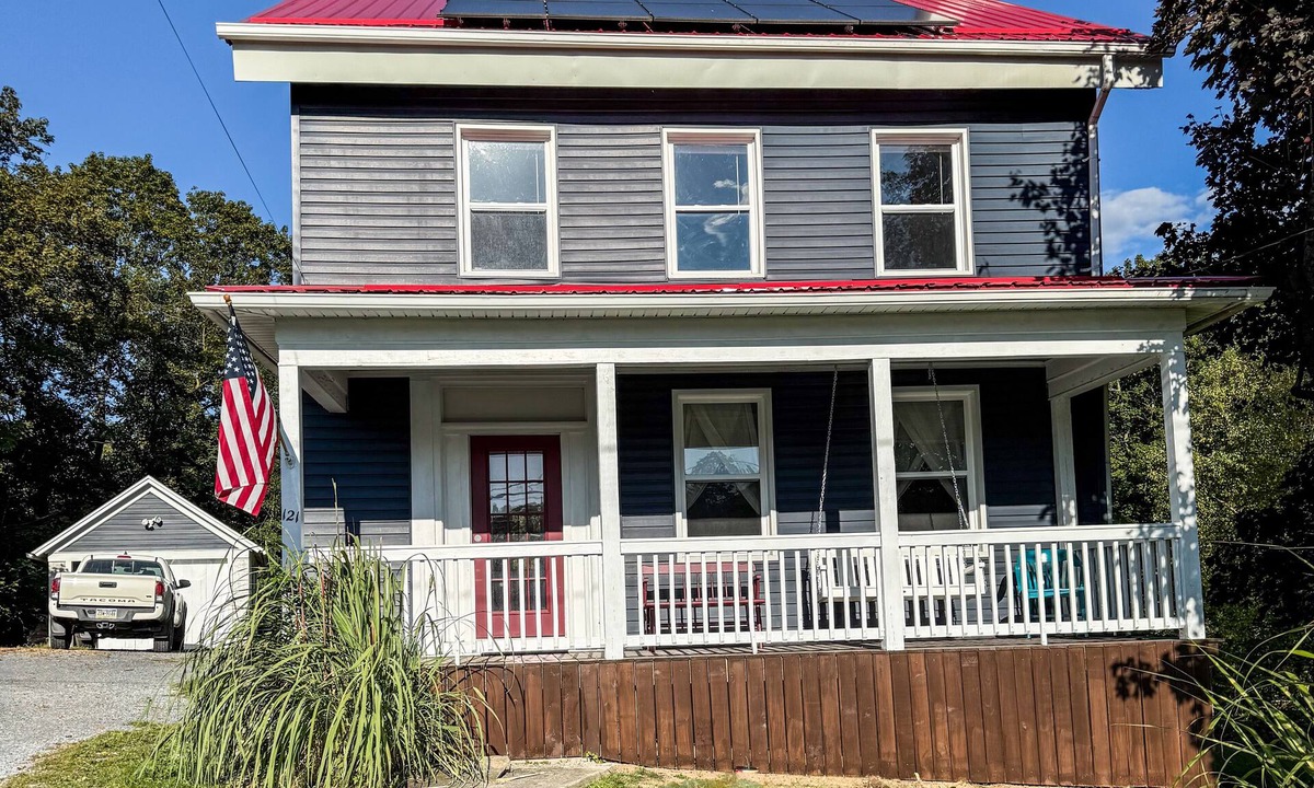 Millheim House | Elk Creek Farmhouse near Penn State!