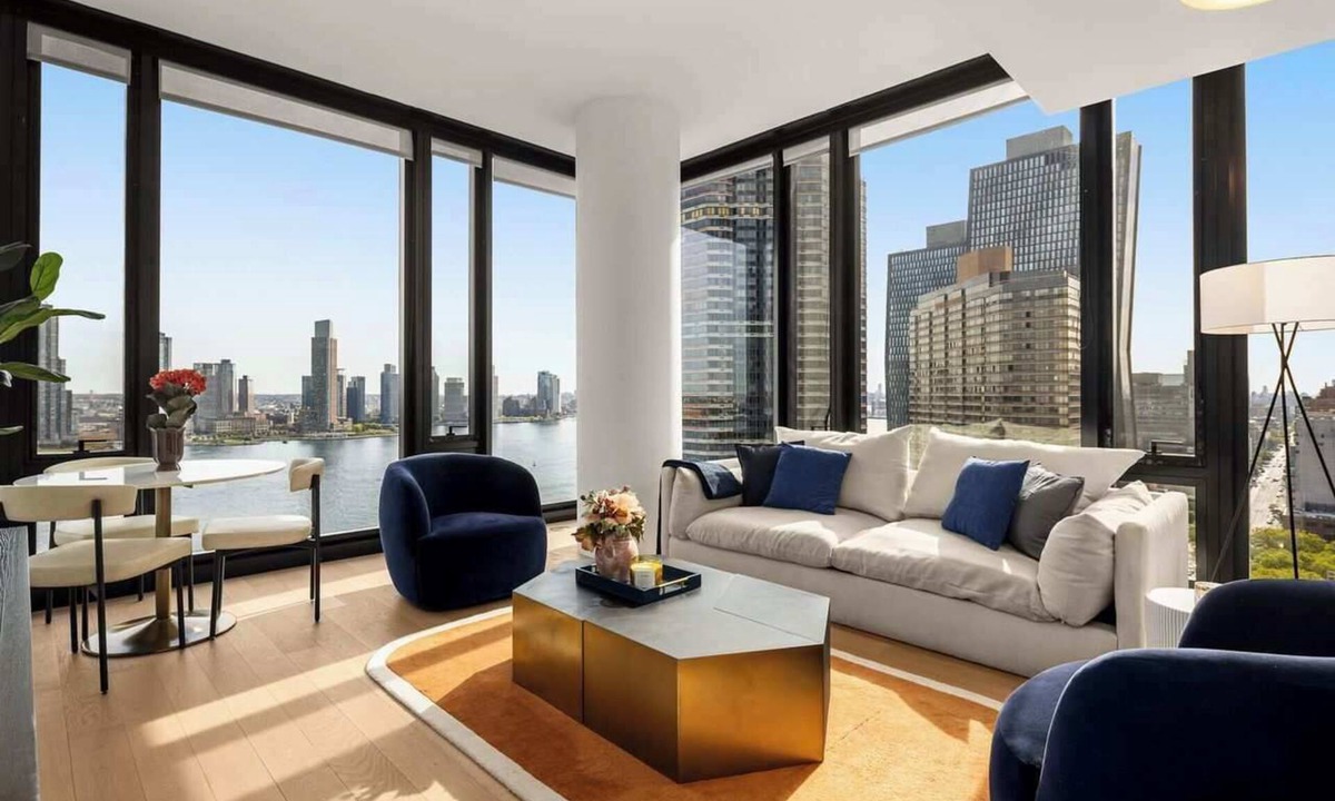 Tudor City Apartment | Embassy I | High-floor Midtown 2BR