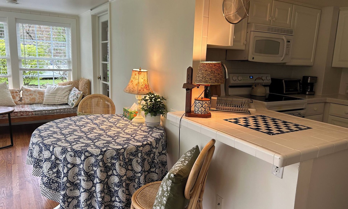 Wilton Cottage | Enchanting 3-bedroom Cottage in Wilton