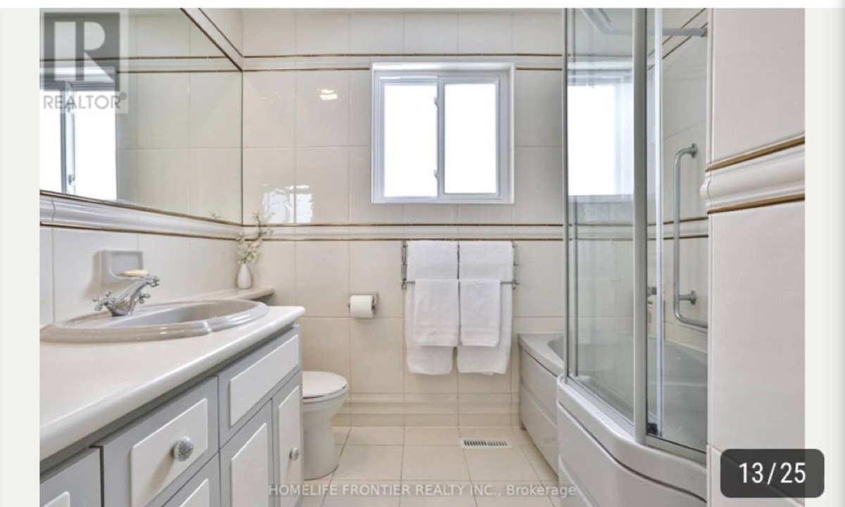 Newmarket House | Enjoy restful nights in our 3 bedroom Newmarket home. nn