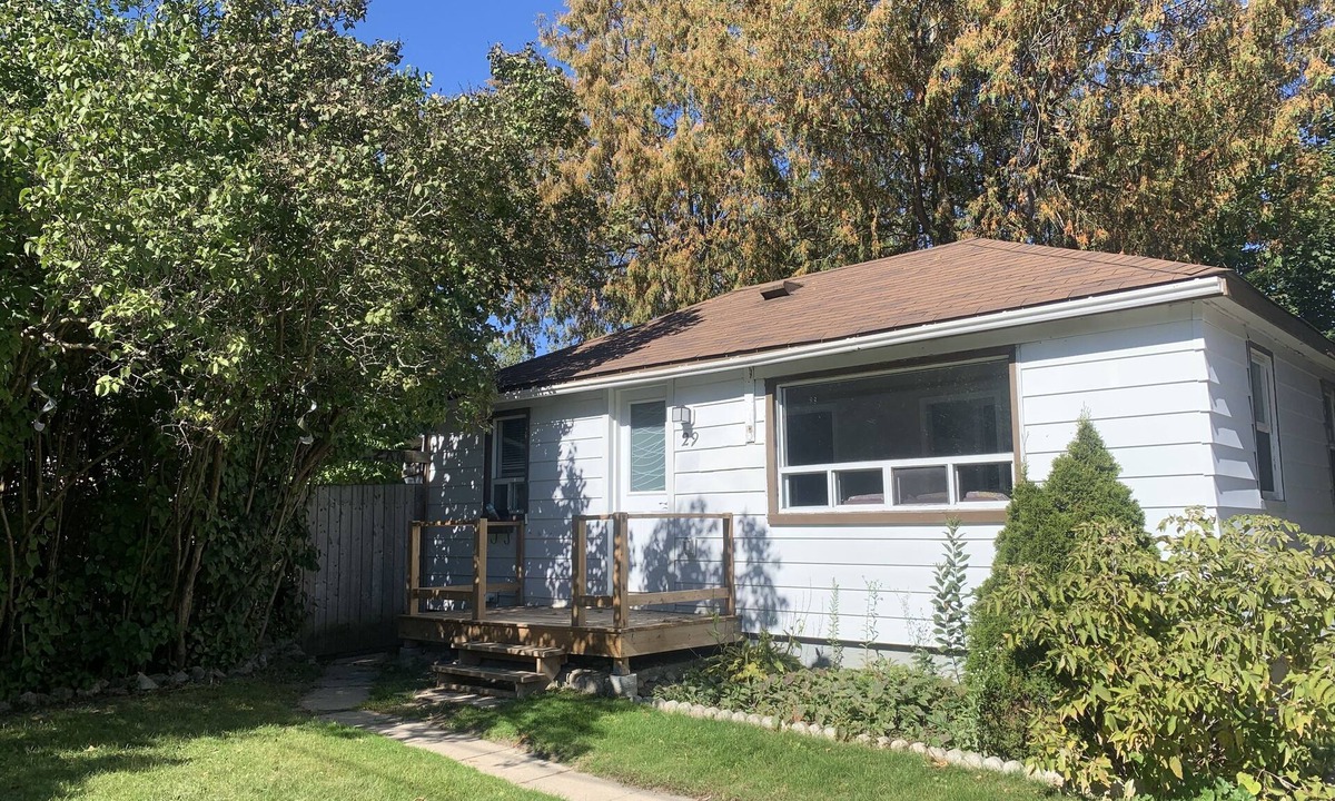 Orangeville House | Entire bungalow with 2 bedrooms,kitchen,washroom & privacy