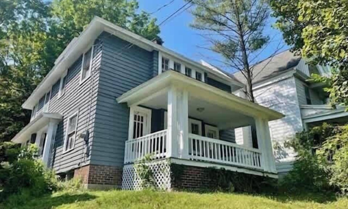 Eastside House | Entire Home - Walk to SU, JMA Dome, hospitals, Downtown
