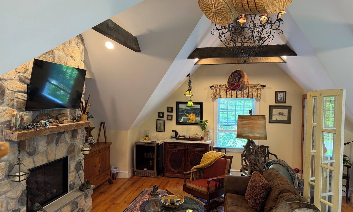 Haverford Apartment | Escape to the Tree House- A Private Retreat