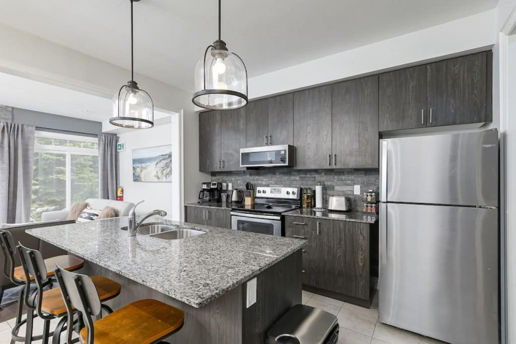The Blue Mountains House | Exceptional 3 BDRM Townhome - 4 Seasons Rental
