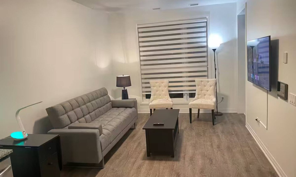 Oakville Apartment | Executive Luxury Apartment.