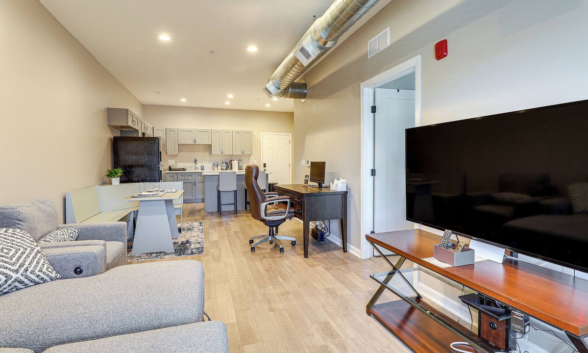 Lower Lawrenceville Condo | Explore the City! Walkable Lawrenceville Condo