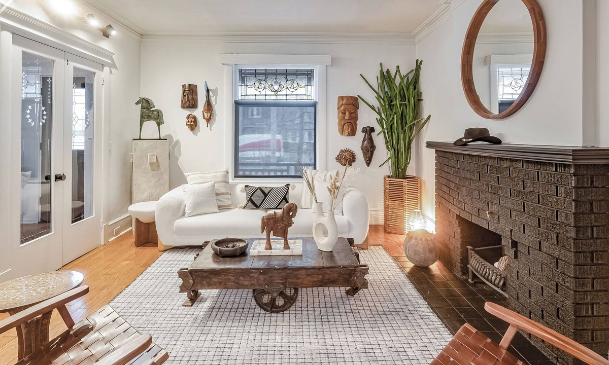 The Junction Hotel | Exquisite Vintage Hotel - Steps to Downtown