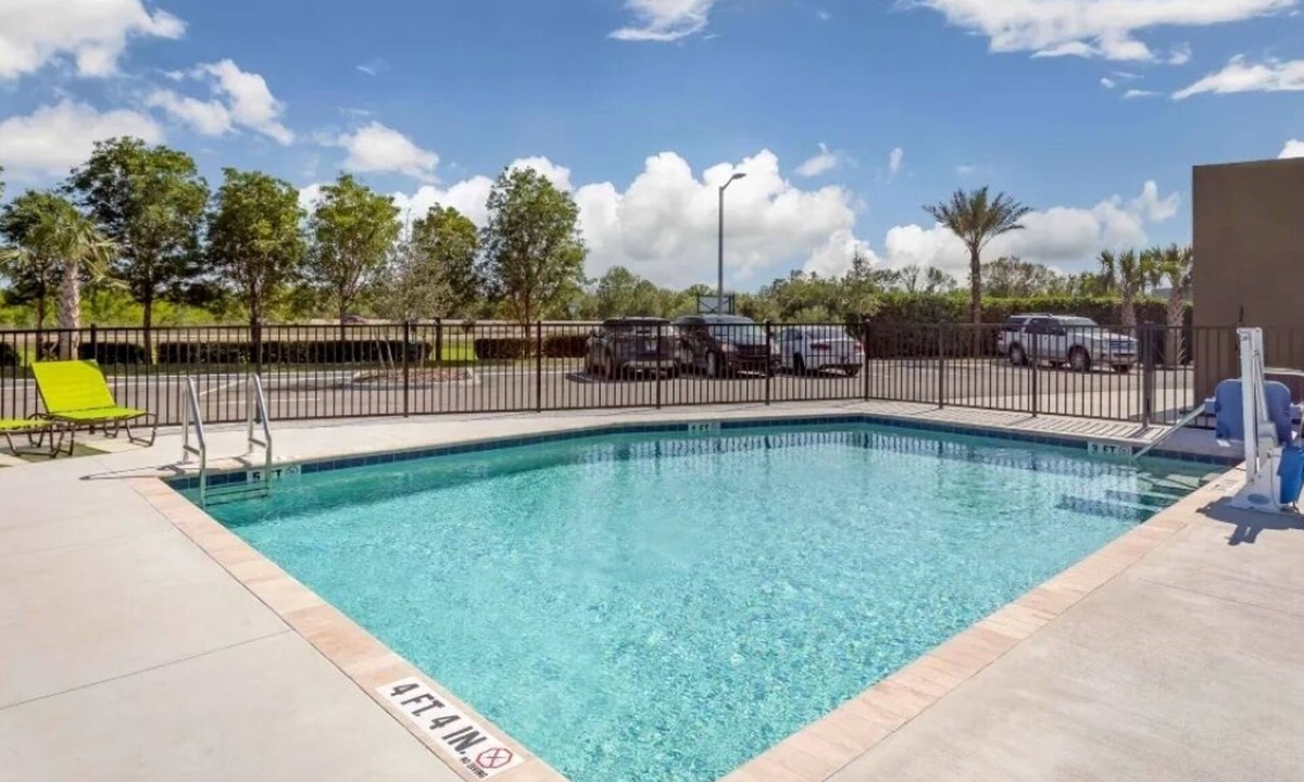 Biggar Hotel | Extended Stay Suites | 2 Units | Fort Myers Location