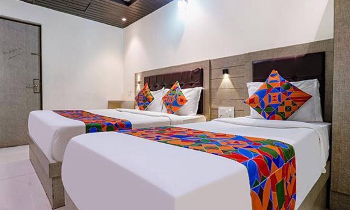 Vile Parle West Hotel | Fabhotel New Prince Palace