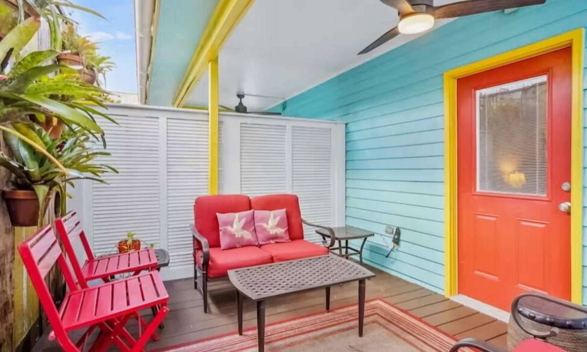 Lower Garden District Apartment | Fabulous Cozy 2BR Steps to Magazine Covered Patio