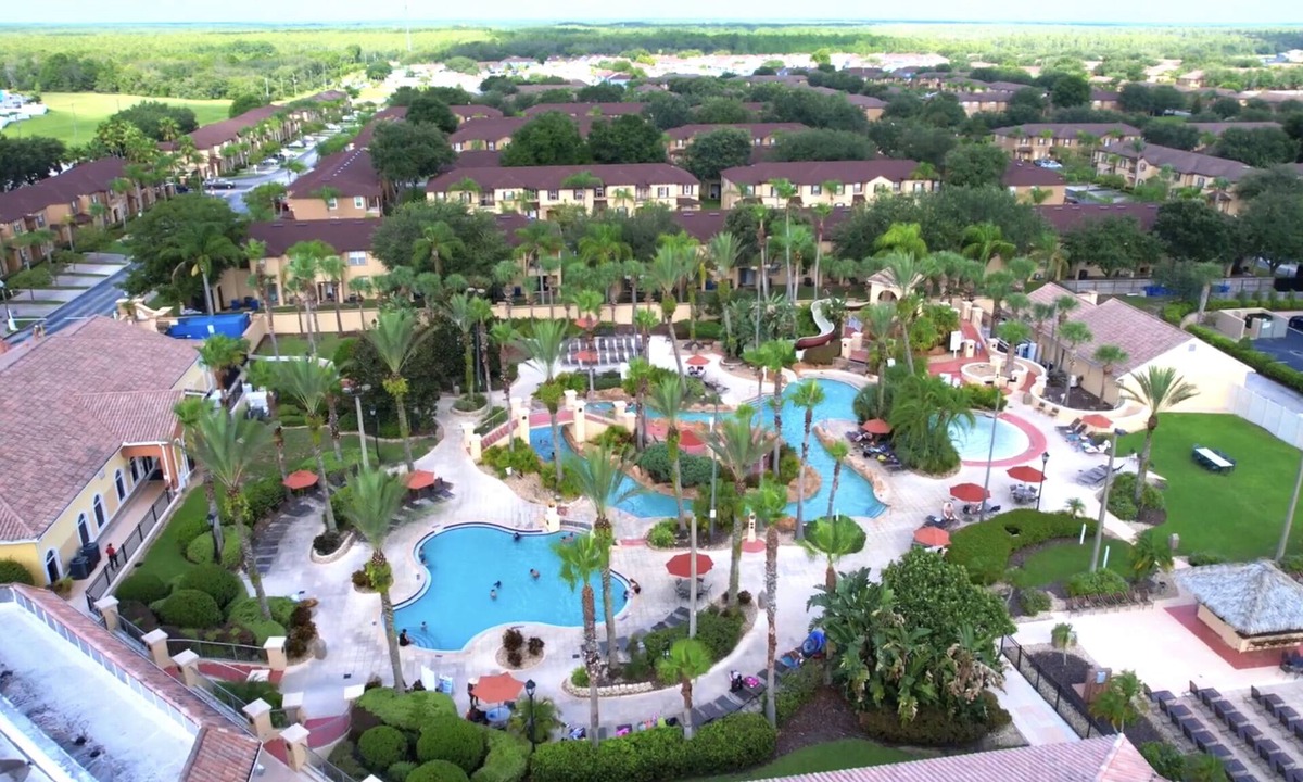 Wellington House | Fabulous Resort Townhome Getaway near Disney