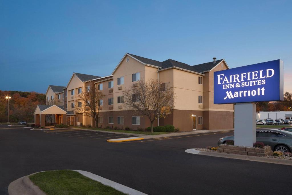 Poland Hotel | Fairfield Inn & Suites Youngstown Boardman Poland