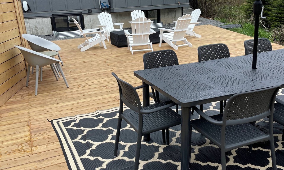Bloomfield House | FAMILIES: Sandbanks Pass & Games Room