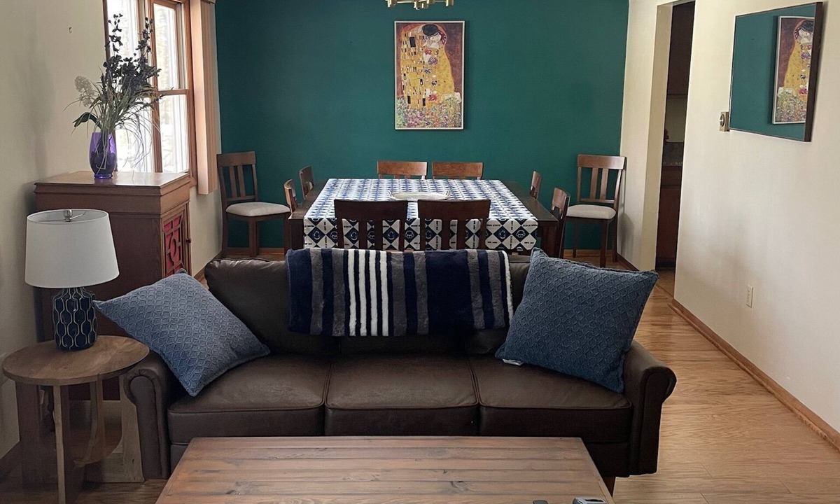 Park Forest Village House | Family Friendly 4 Bedroom House Near Penn State University