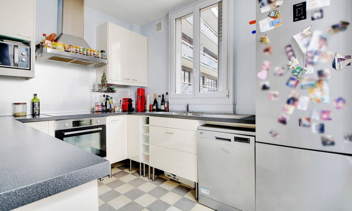Clichy House | Family home with garden near Clichy metro station