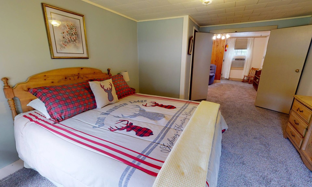 Gaines Apartment | Family Retreat walk to Pine Creek to fish/canoe/kayak or hike PA Grand Canyon