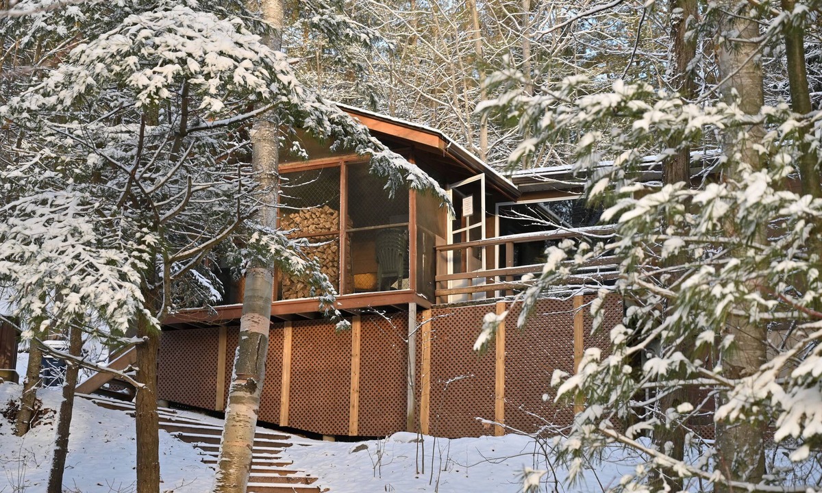 Unorganized Centre Parry Sound Cottage | Family Reunion Cottage - Can sleep 16+ - Includes Motor Boat, Canoe, AC - Wi-Fi