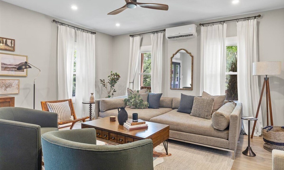 Catskill House | Fire Pit, Hot Tub, Sonos, & Spacious! Walk to Main Street, restaurants & brewery