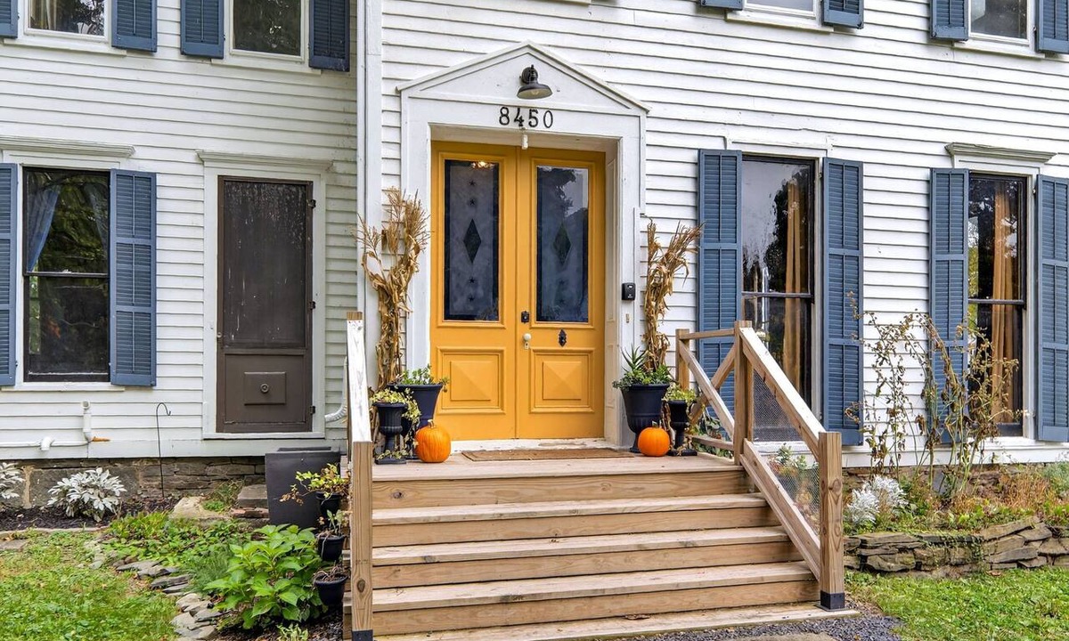 Lodi House | FLX Victorian, Historical Charm + Modern Comfort, Perfect Location to Everything