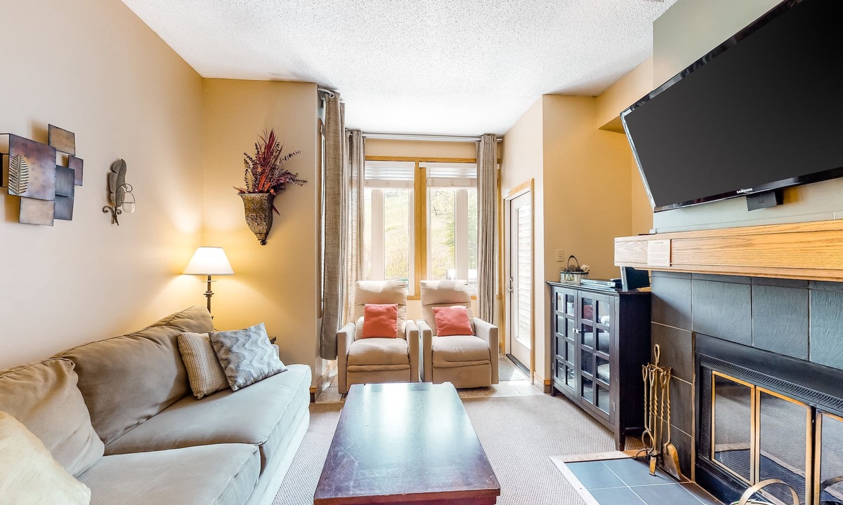 The Blue Mountains Condo | Four-season spectacular condo w/breathtaking views