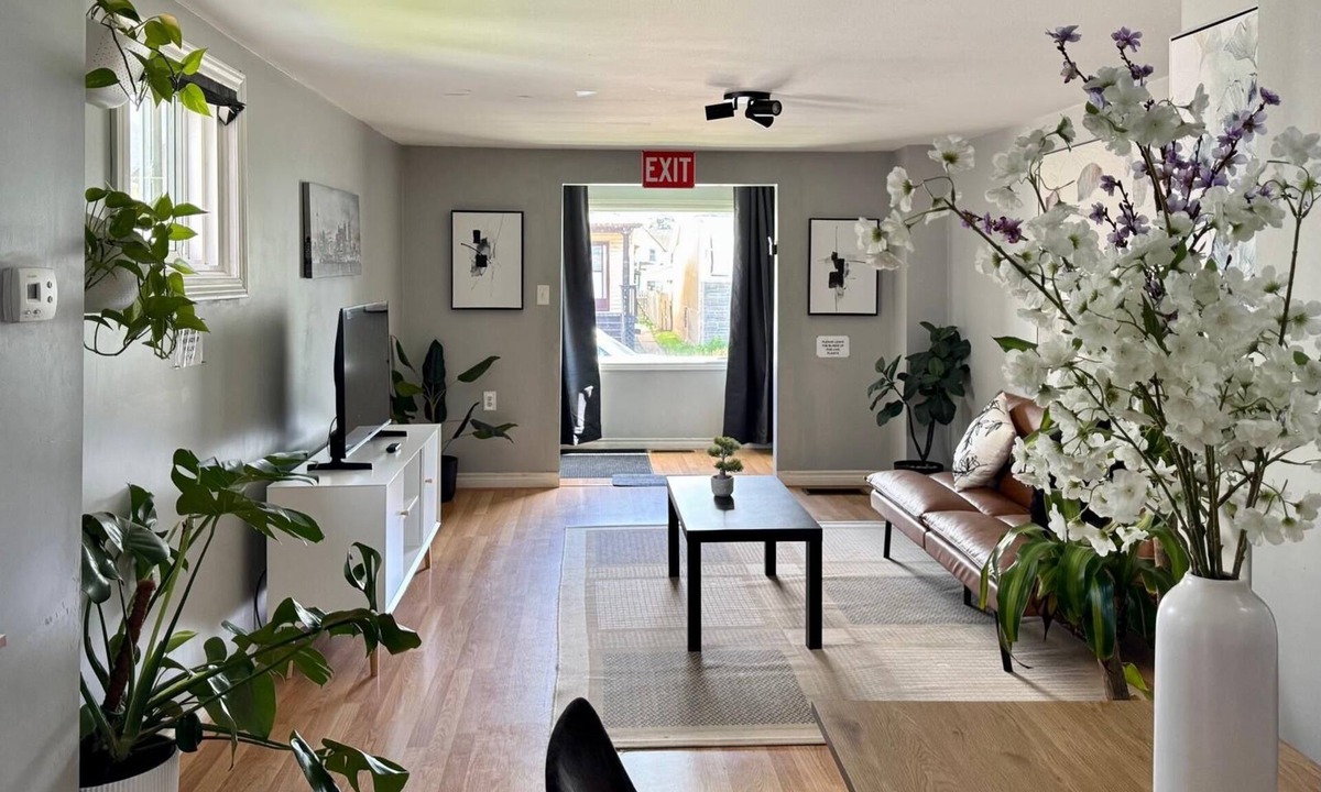 Thunder Bay House | Full private house|hospital|college|university|prime location|vacation stay