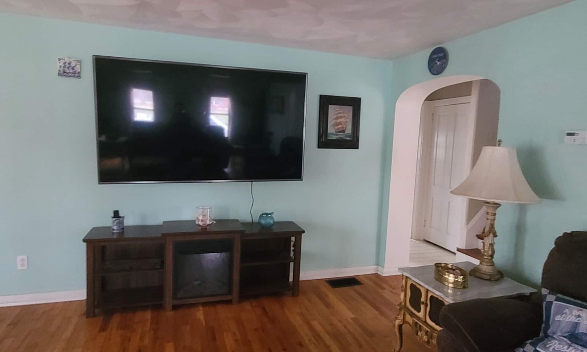 Town of Torrey House | Fully furnished yr round home near Seneca Lake, on Wine trail, Family Friendly
