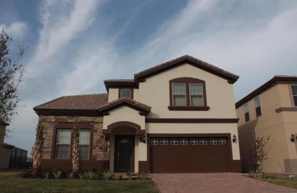 Four Corners House | Fun 8 Bedroom Home with Pool & Jacuzzi near Disney World!