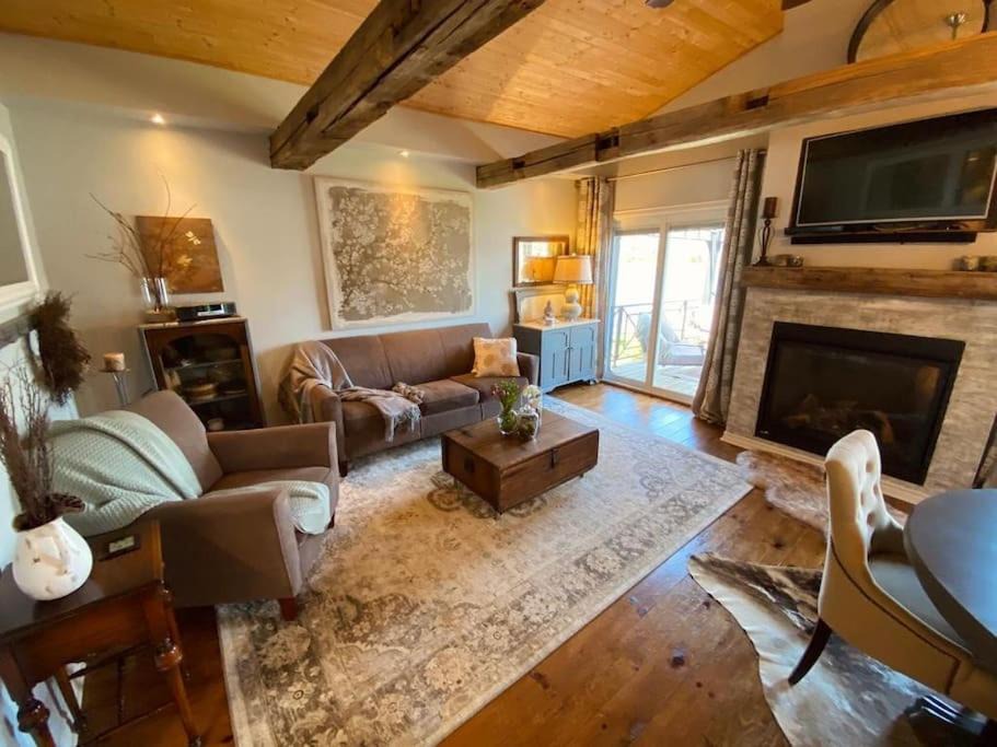 Campbellford House | Gather-on-Trent, Your Private Waterfront Luxury Resort in Trent Hills