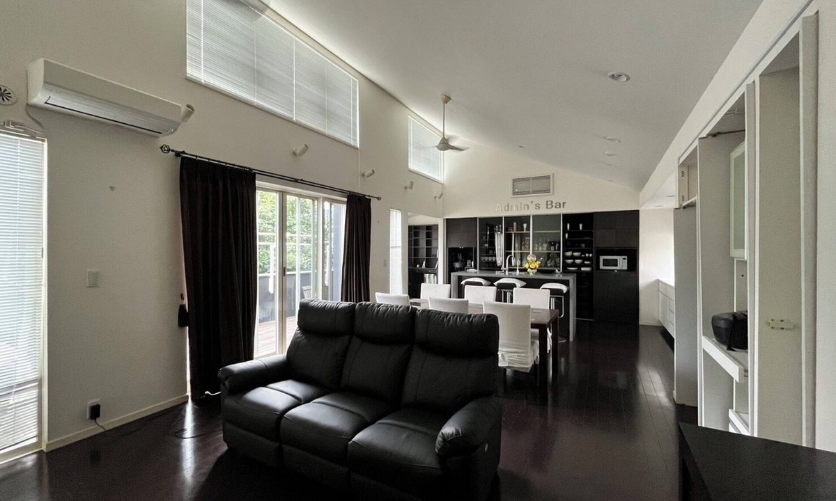 Setagaya House | Genuine suburban Tokyo living in modern big house. 10 mins by train to Shinjuku!