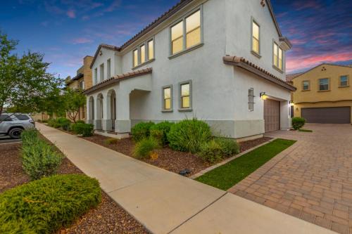 Gilbert House | Gilbert Haven: A Family Delight in Enchanting Community