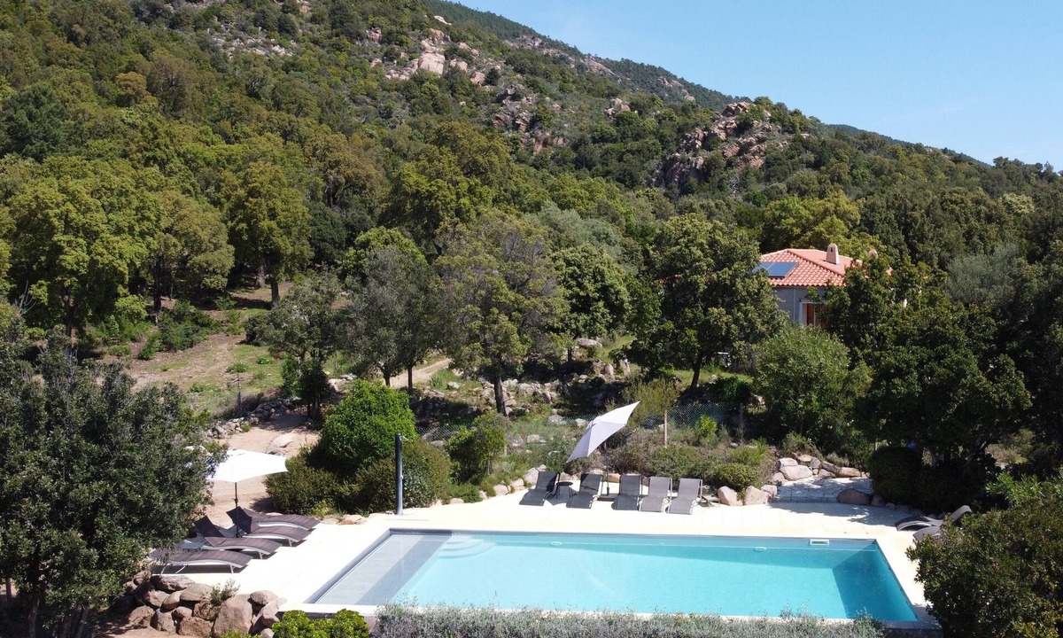 San-Gavino-di-Carbini House | Gite Casteddu 2 with heated pool for lovers of peace and nature