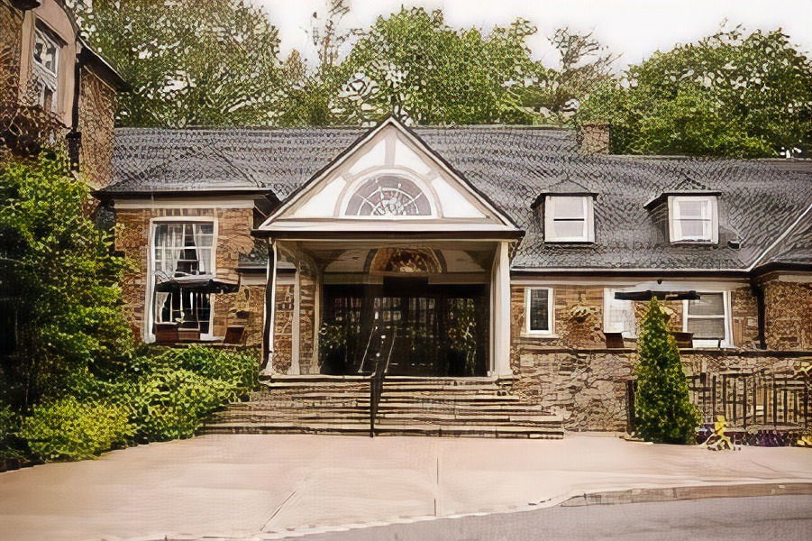 Erin Mills Hotel | Glenerin Inn