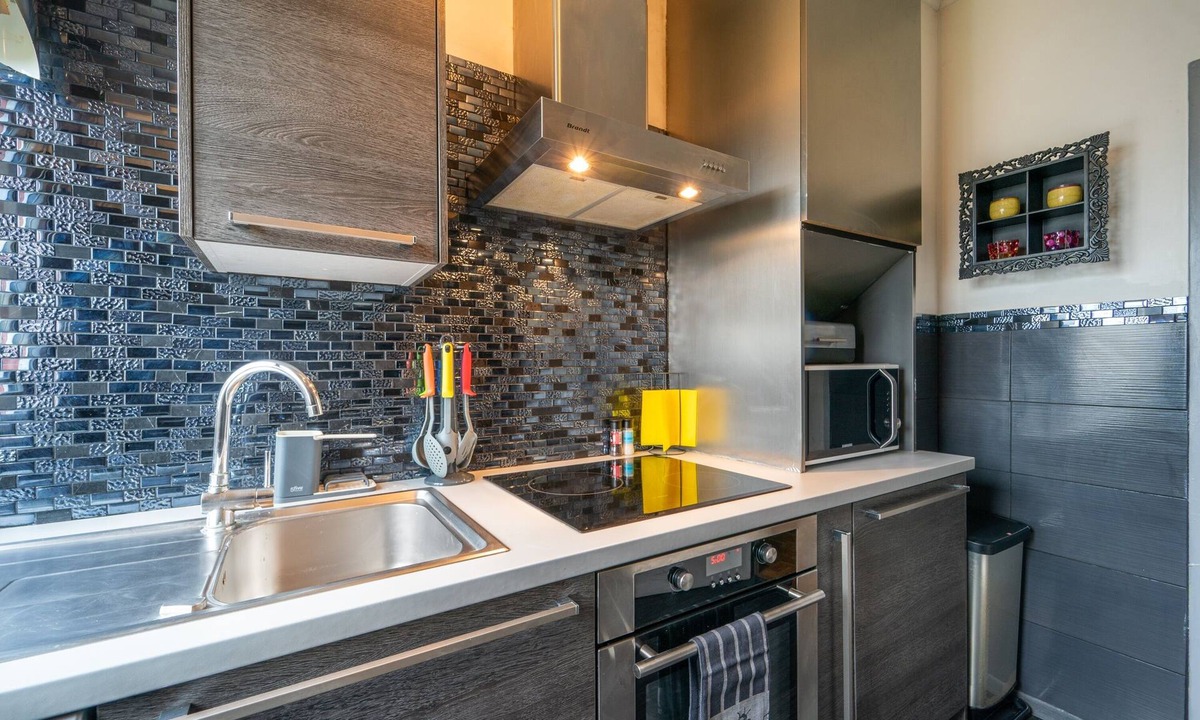 Joinville-le-Pont Apartment | Good Vibes - One Bedroom Apartment, Sleeps 2