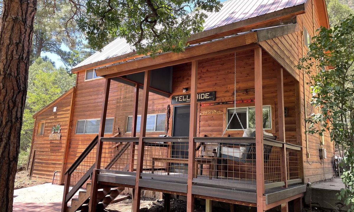 Durango House | Gorgeous Cabin with Mountain Views Close to All