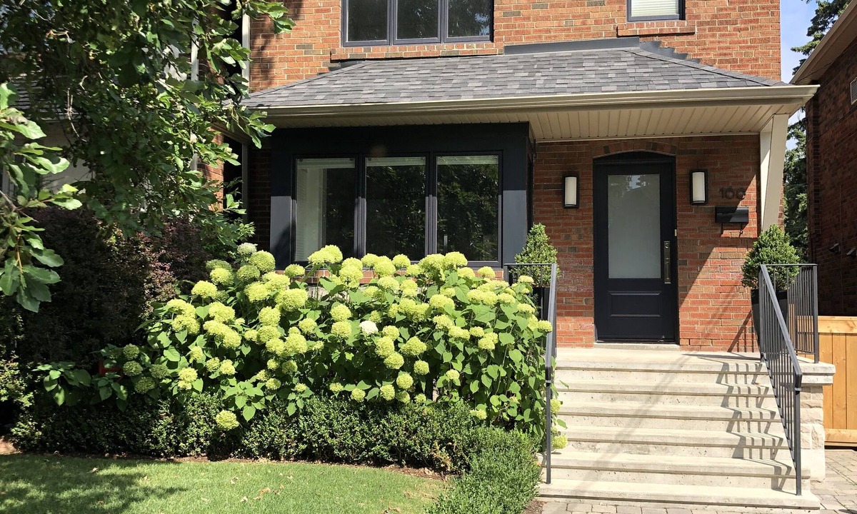 Yonge and Lawrence House | Gorgeous detached house in north Lawrence Park
