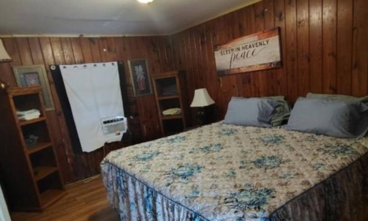 Dunbar House | GpL 3321 House 3 Bed 1 Bath