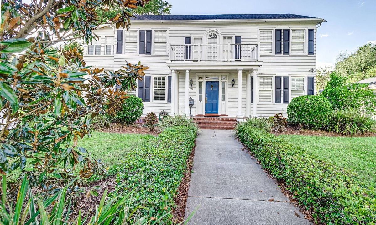 Lakeland House | Grand Colonial Home for Group Stays ~ Sleeps 16+ ~ 4 min walk to FSC