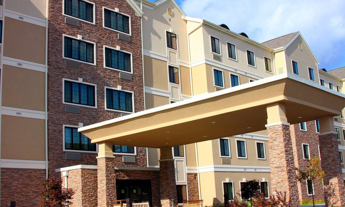 Liverpool Condo | Great for Business Travelers! Free Breakfast + Business Center | 1 Bedroom Suite Near Syracuse