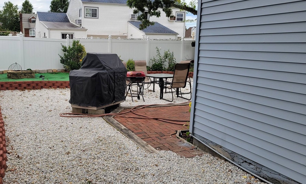 Freeport's Nautical Mile House | Great place to get close to the nautical mile