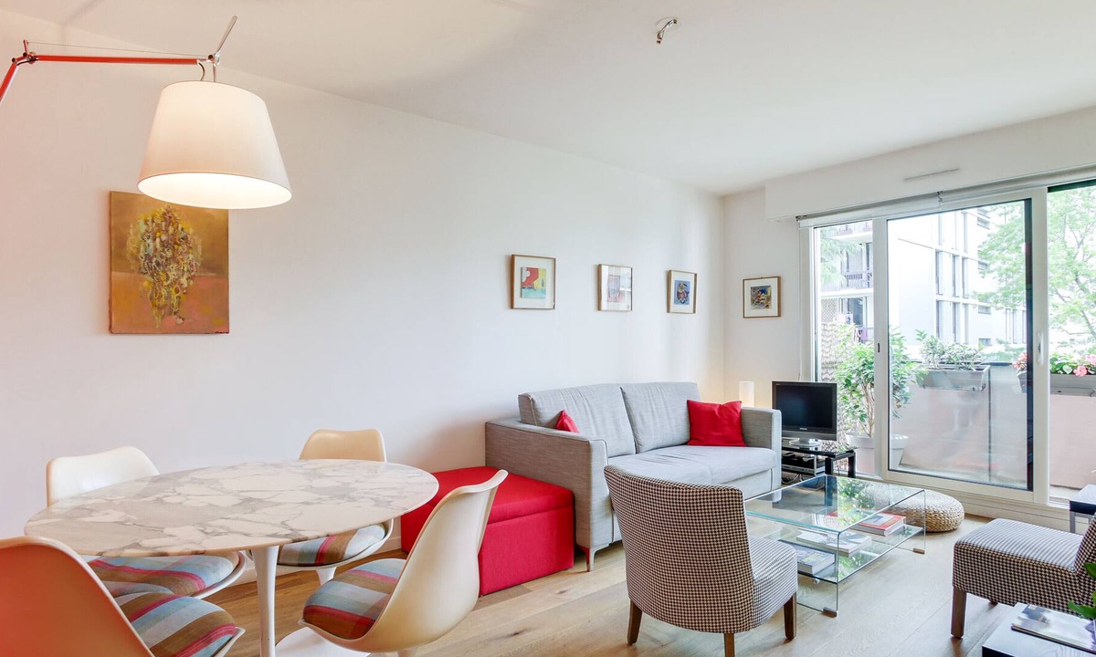 Belleville Apartment | GuestReady - Bright and Modern Apts near Belleville Park
