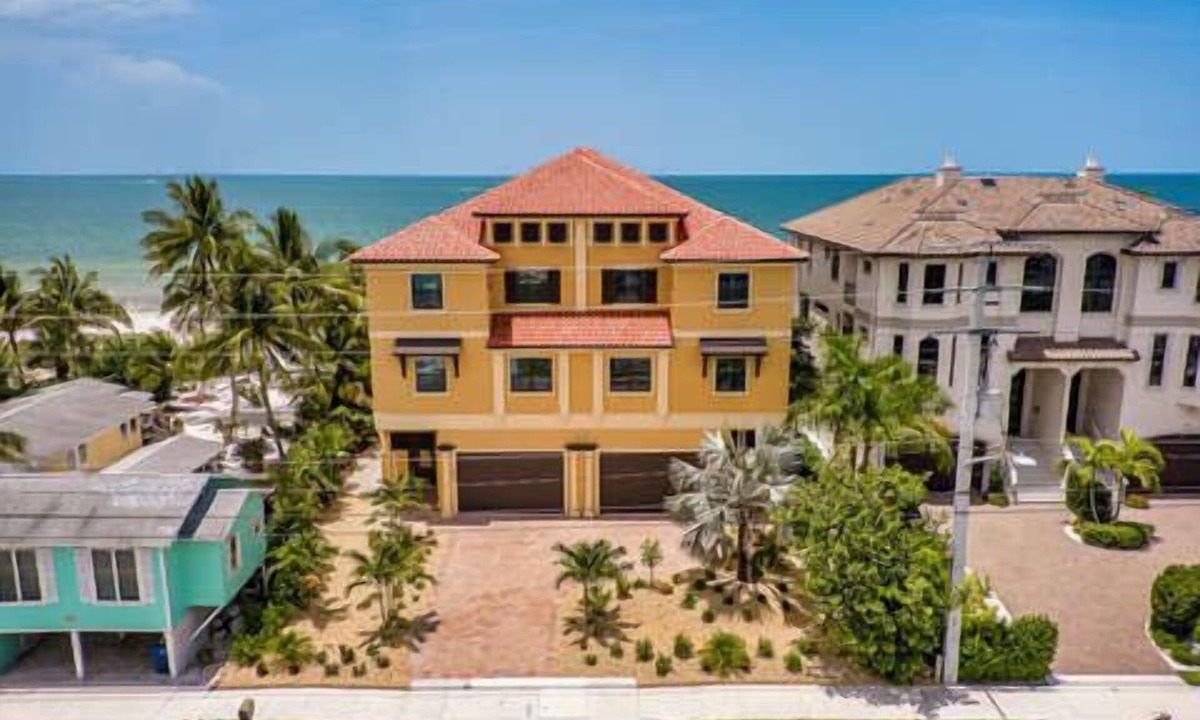 Mid Island House | 🌅Gulf Front Stunner | Private Pool + Spa | Elevator | Sunset Siesta🌅