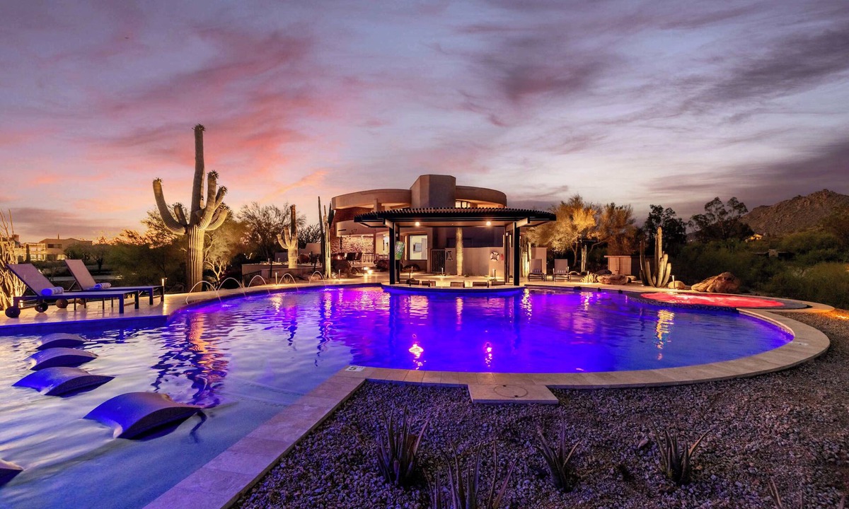 Pinnacle Peak Heights House | HÓZHÓ View House | Swim-Up Bar, Sauna & Theatre