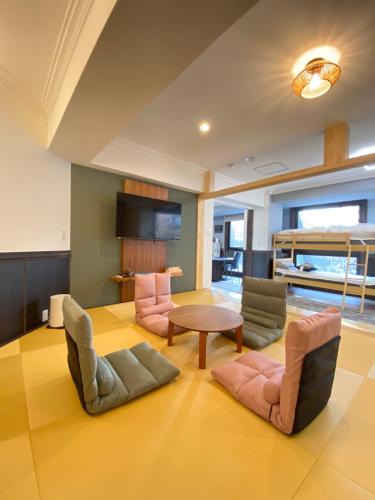 Akasaka Apartment | Hale Akasaka - The Suite