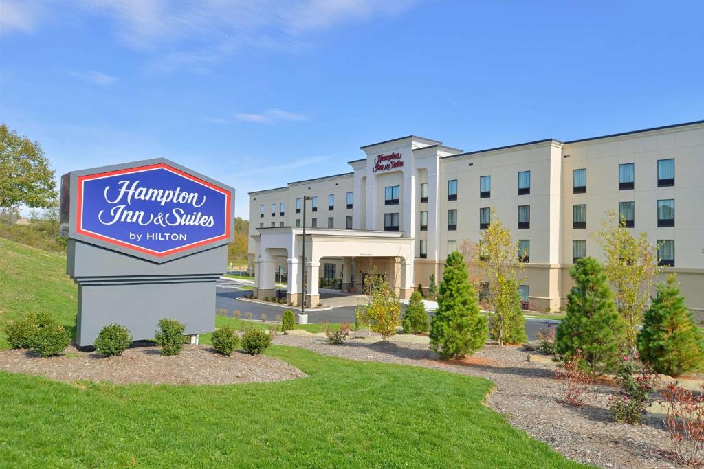 California Hotel | Hampton Inn & Suites California University-Pittsburgh