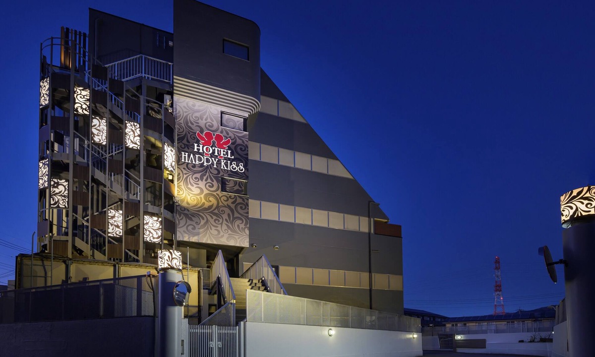 Showa Hotel | Happy Kiss - Adults Only