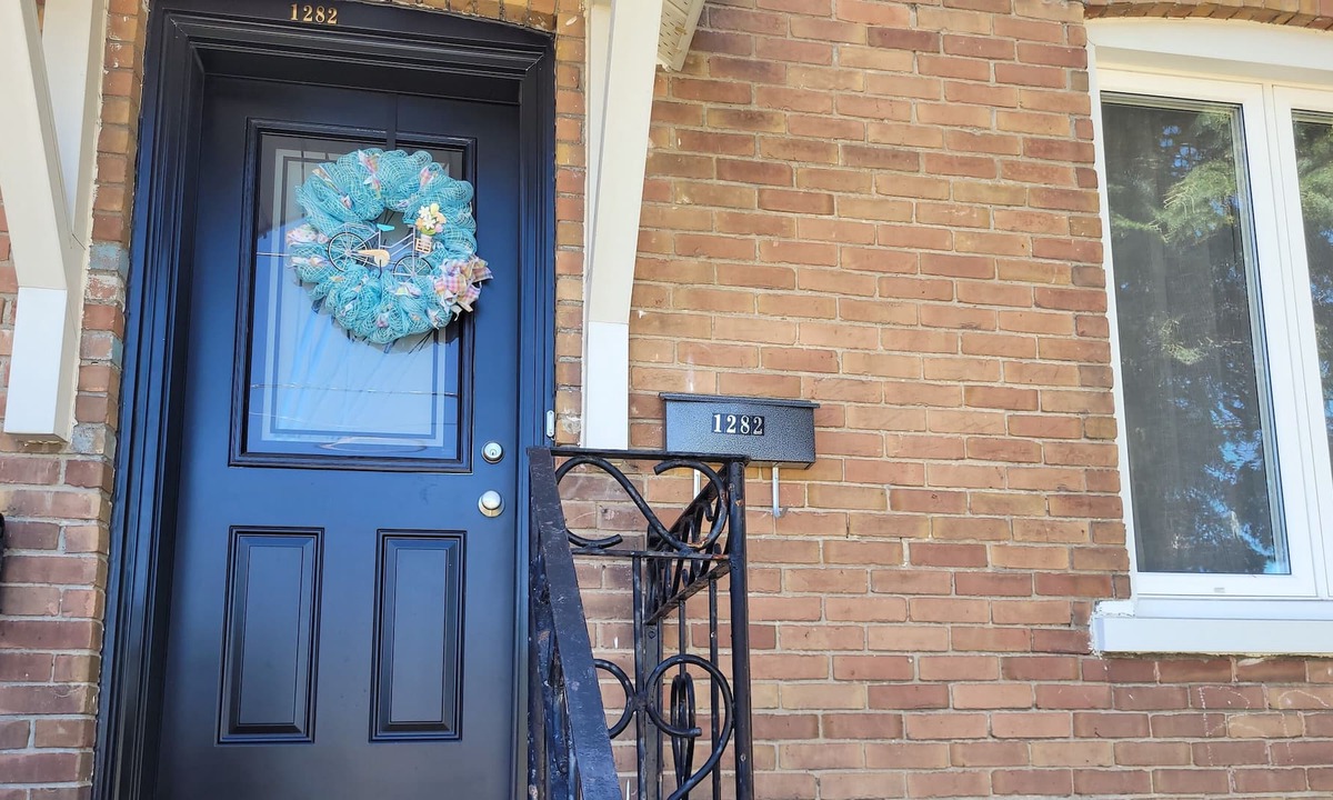 Owen Sound House | Harbour Veiw 2 Bedroom and Den